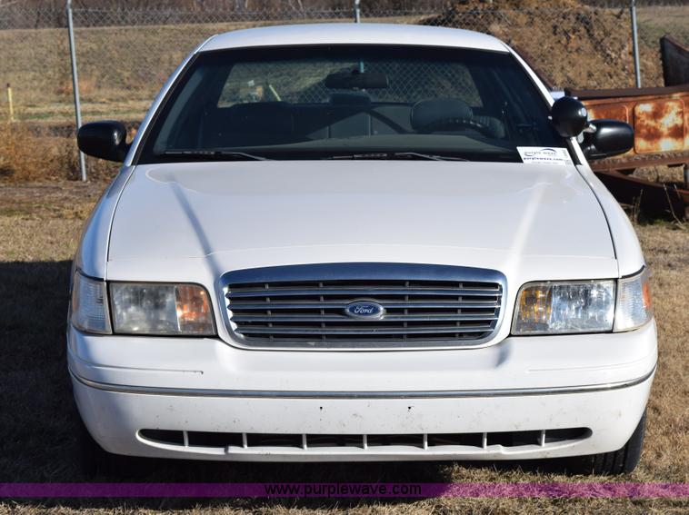 image for item I8582 1998 Ford Crown Victoria Police Interceptor