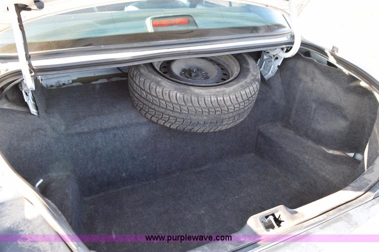 image for item I8582 1998 Ford Crown Victoria Police Interceptor