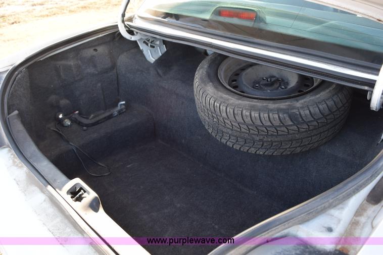 image for item I8582 1998 Ford Crown Victoria Police Interceptor