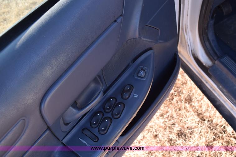 image for item I8582 1998 Ford Crown Victoria Police Interceptor