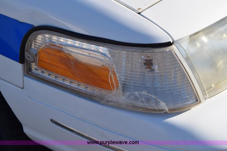 image for item I8582 1998 Ford Crown Victoria Police Interceptor