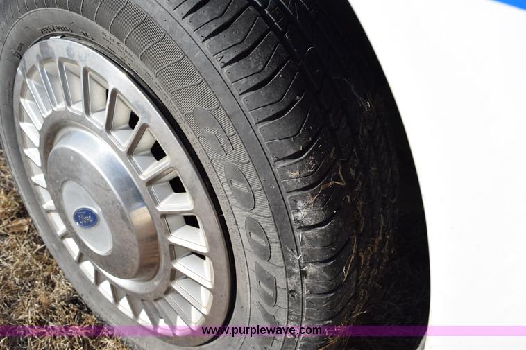 image for item I8582 1998 Ford Crown Victoria Police Interceptor