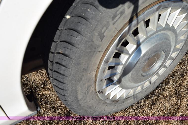 image for item I8582 1998 Ford Crown Victoria Police Interceptor