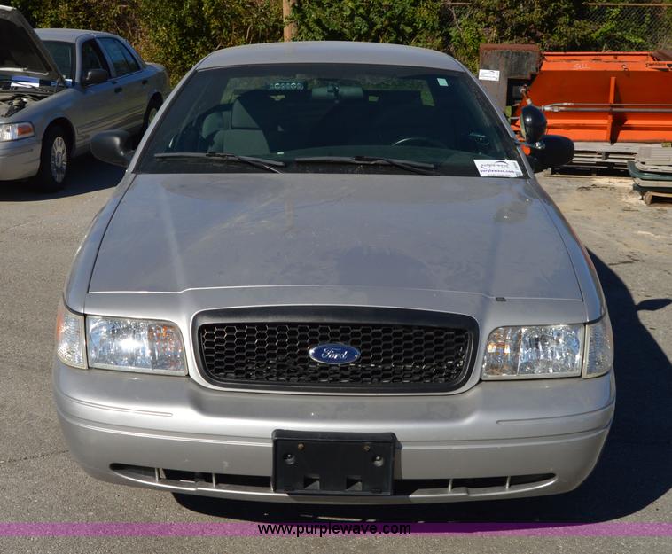 image for item I8693 2008 Ford Crown Victoria Police Interceptor