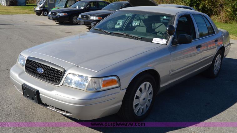 image for item I8693 2008 Ford Crown Victoria Police Interceptor