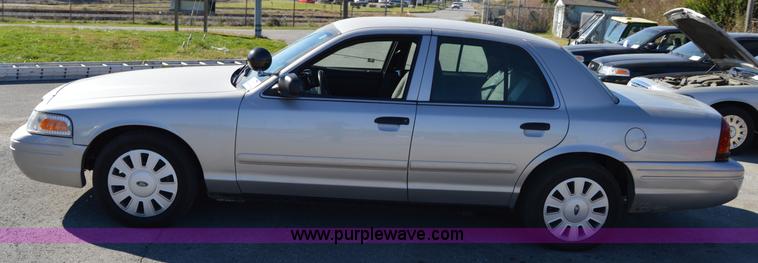 image for item I8693 2008 Ford Crown Victoria Police Interceptor