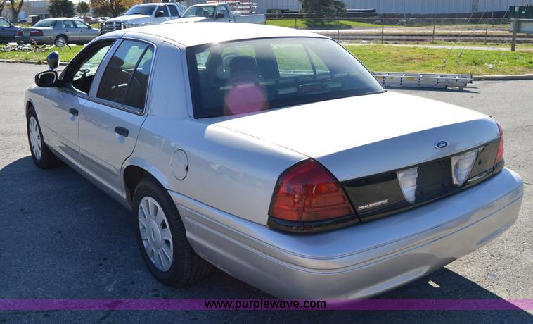 image for item I8693 2008 Ford Crown Victoria Police Interceptor