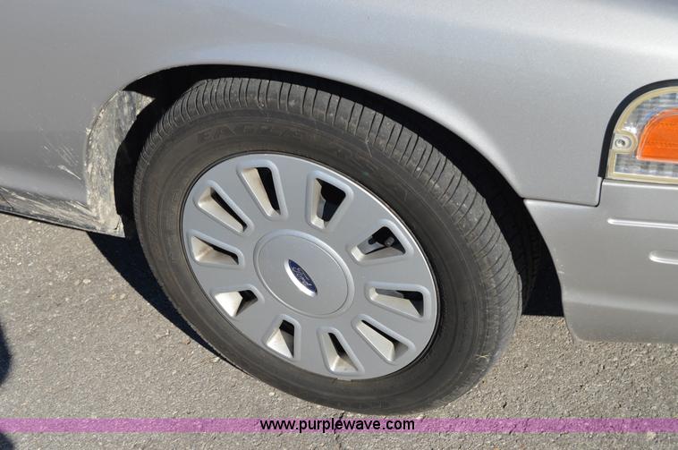 image for item I8693 2008 Ford Crown Victoria Police Interceptor