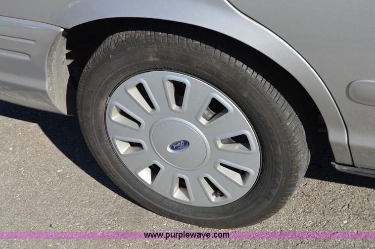 image for item I8693 2008 Ford Crown Victoria Police Interceptor