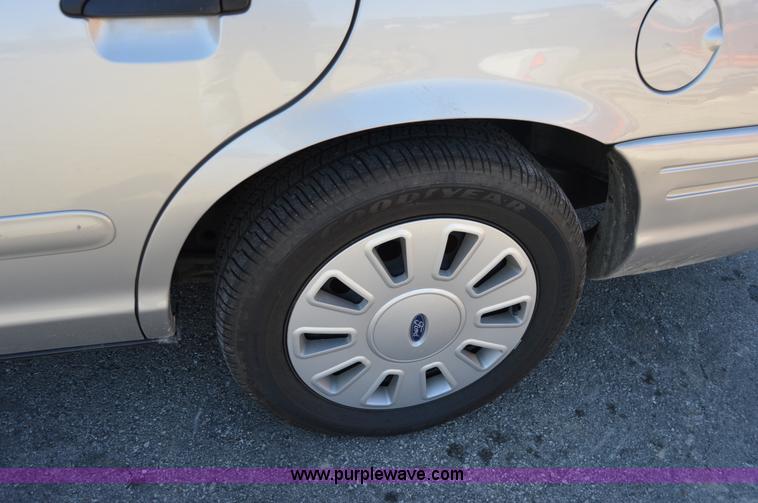 image for item I8693 2008 Ford Crown Victoria Police Interceptor