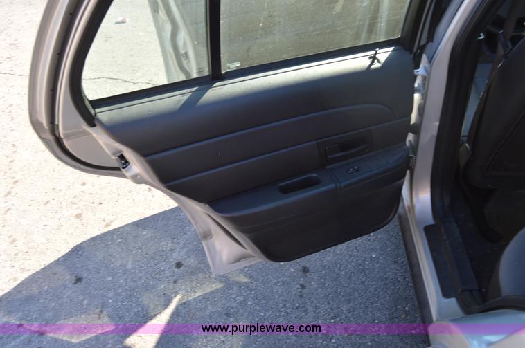 image for item I8693 2008 Ford Crown Victoria Police Interceptor