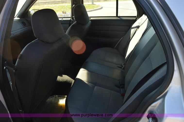 image for item I8693 2008 Ford Crown Victoria Police Interceptor