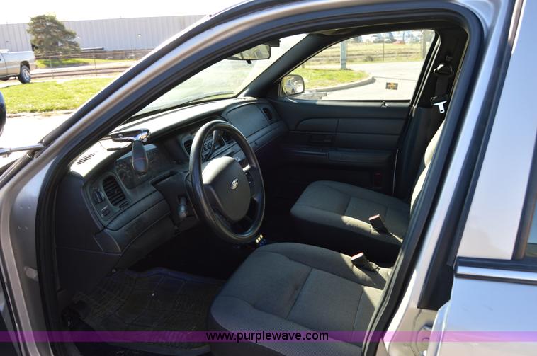 image for item I8693 2008 Ford Crown Victoria Police Interceptor