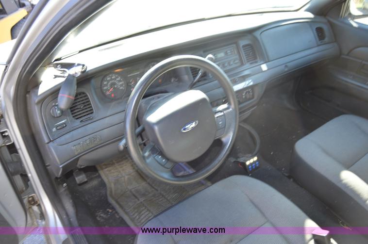 image for item I8693 2008 Ford Crown Victoria Police Interceptor
