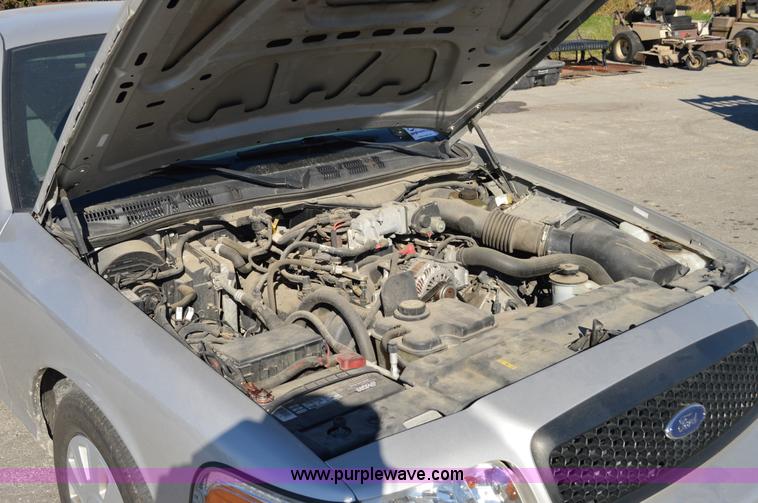 image for item I8693 2008 Ford Crown Victoria Police Interceptor