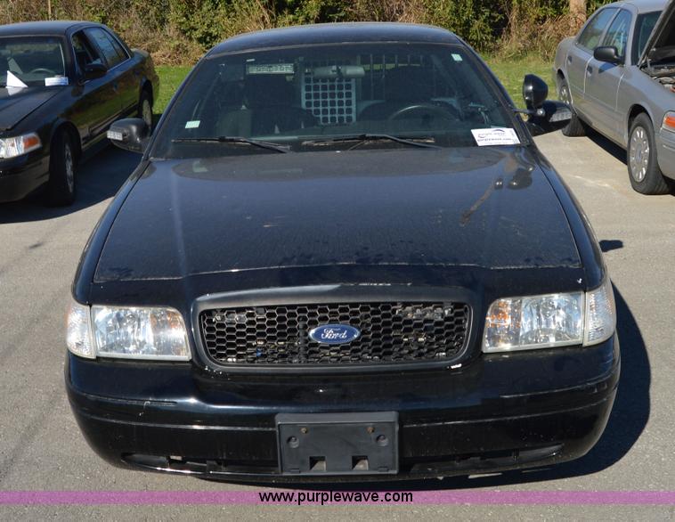 image for item I8695 2007 Ford Crown Victoria Police Interceptor