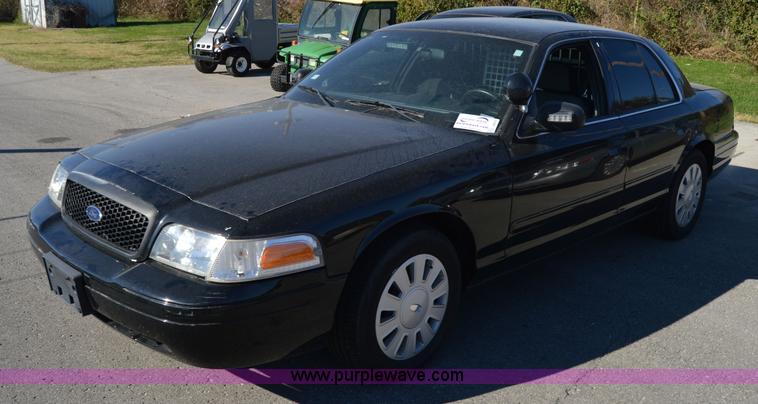 image for item I8695 2007 Ford Crown Victoria Police Interceptor