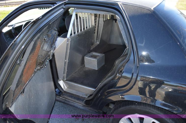 image for item I8695 2007 Ford Crown Victoria Police Interceptor