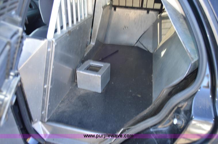 image for item I8695 2007 Ford Crown Victoria Police Interceptor