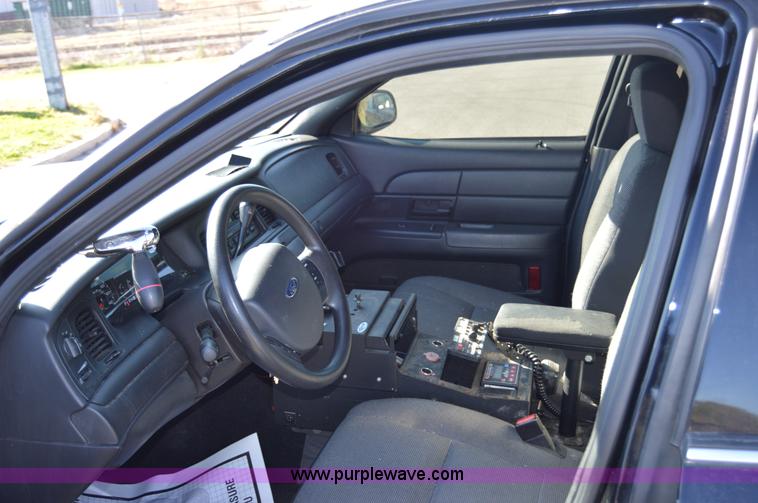 image for item I8695 2007 Ford Crown Victoria Police Interceptor