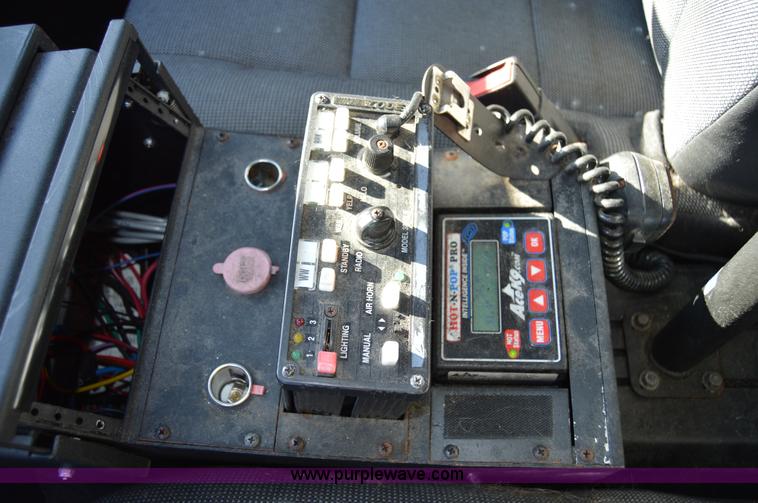 image for item I8695 2007 Ford Crown Victoria Police Interceptor