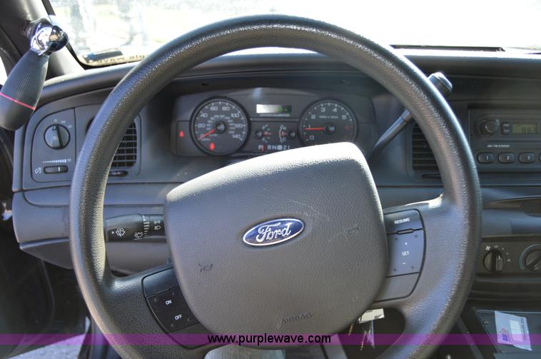 image for item I8695 2007 Ford Crown Victoria Police Interceptor