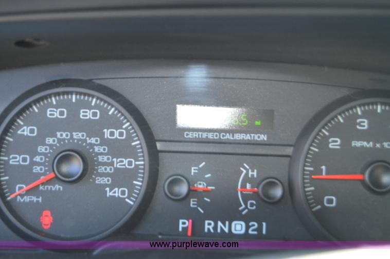 image for item I8695 2007 Ford Crown Victoria Police Interceptor