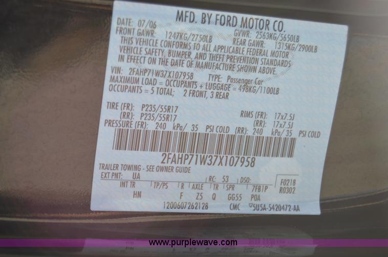 image for item I8695 2007 Ford Crown Victoria Police Interceptor