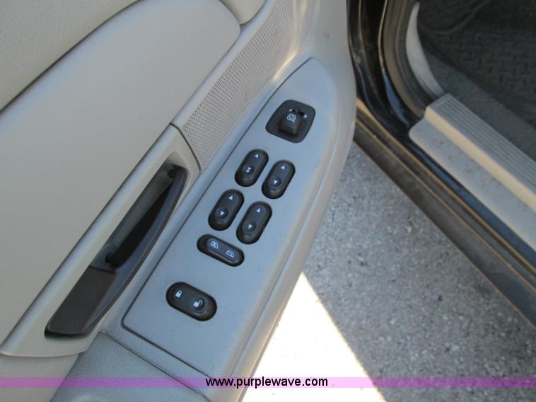 image for item I8696 2005 Ford Crown Victoria Police Interceptor