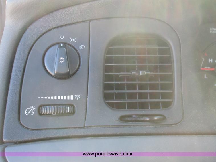 image for item I8696 2005 Ford Crown Victoria Police Interceptor