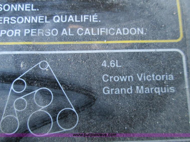image for item I8696 2005 Ford Crown Victoria Police Interceptor