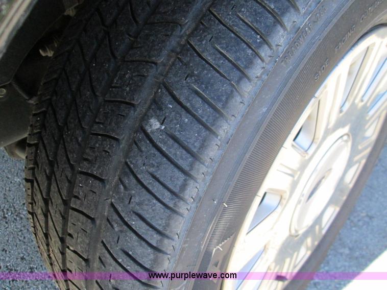 image for item I8696 2005 Ford Crown Victoria Police Interceptor