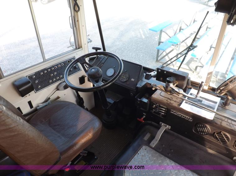 image for item K3019 1992 Blue Bird TC2000 school bus