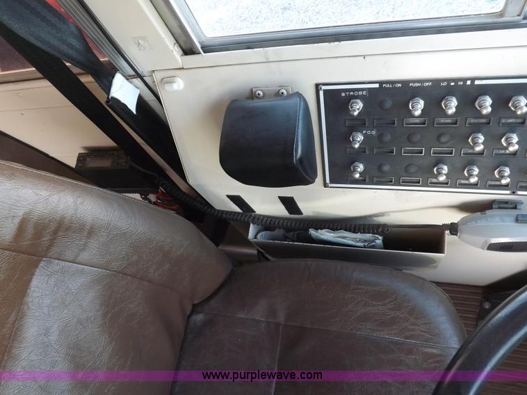 image for item K3019 1992 Blue Bird TC2000 school bus