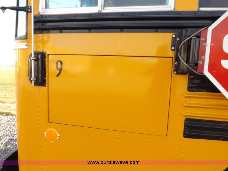 image for item K3019 1992 Blue Bird TC2000 school bus