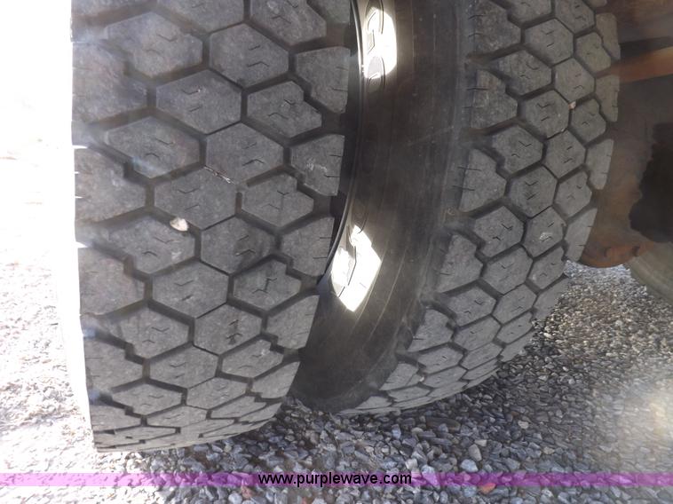 image for item K3019 1992 Blue Bird TC2000 school bus