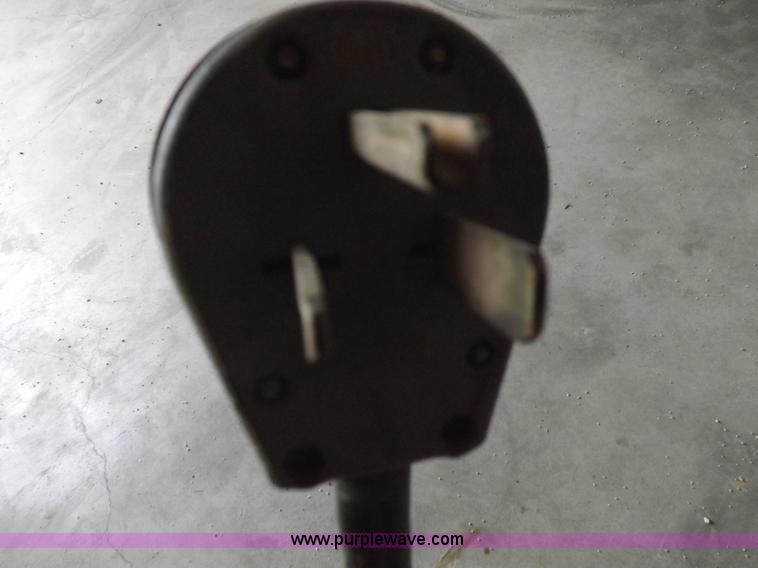 image for item K3021 (4) Lincoln welding machines