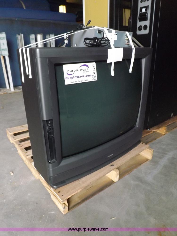 image for item K3022 Assorted electronics