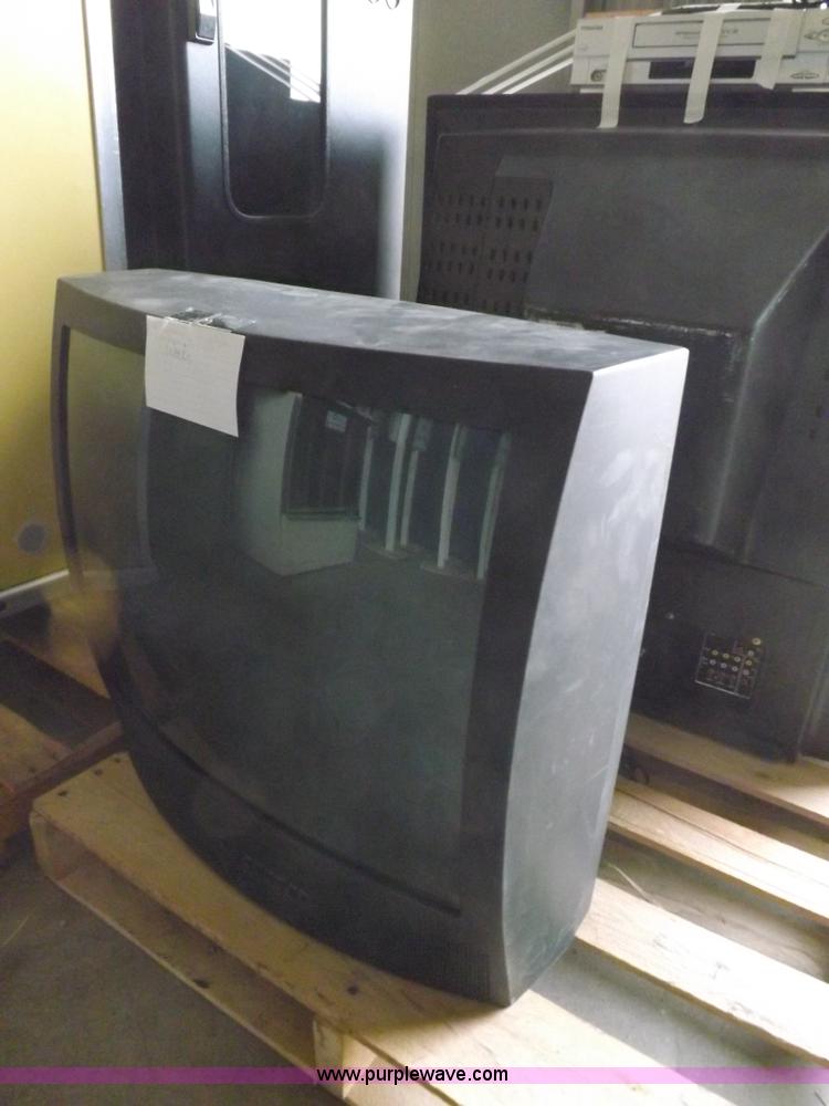 image for item K3022 Assorted electronics