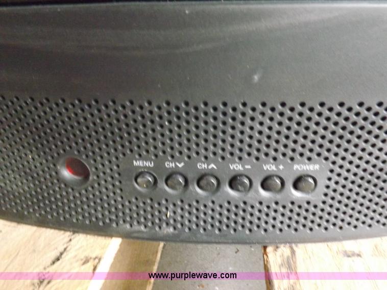 image for item K3022 Assorted electronics