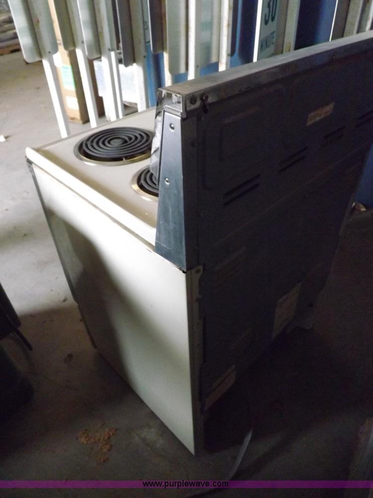 image for item K3027 Whirlpool self-cleaning oven
