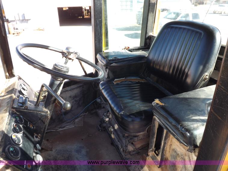 image for item K3035 1981 John Deere 644C wheel loader