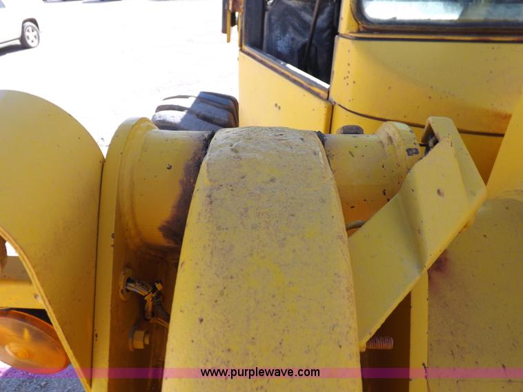 image for item K3035 1981 John Deere 644C wheel loader