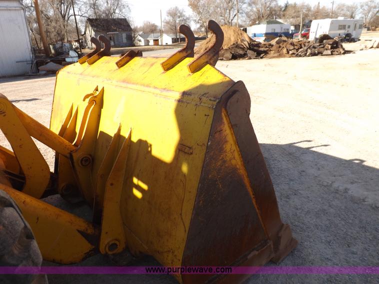 image for item K3035 1981 John Deere 644C wheel loader