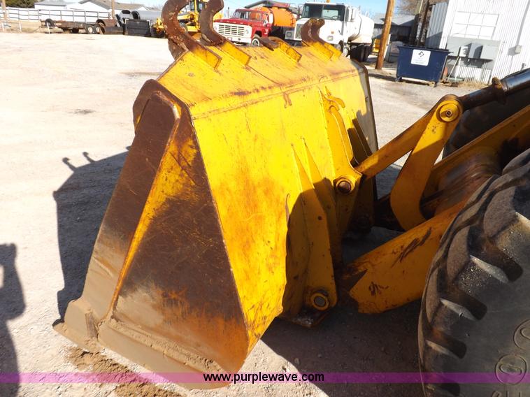 image for item K3035 1981 John Deere 644C wheel loader