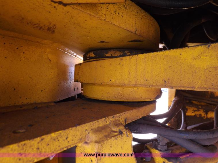 image for item K3035 1981 John Deere 644C wheel loader