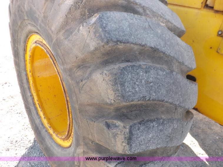image for item K3035 1981 John Deere 644C wheel loader