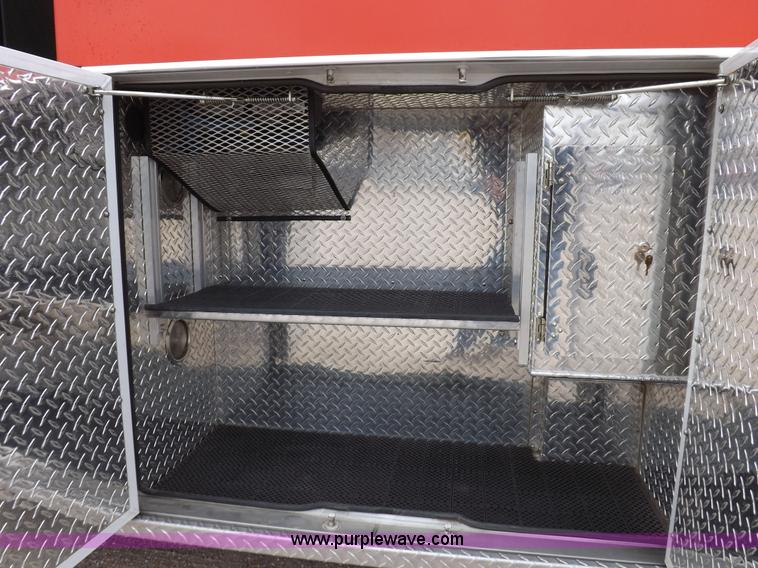 image for item K3045 2000 Ford 801 ambulance