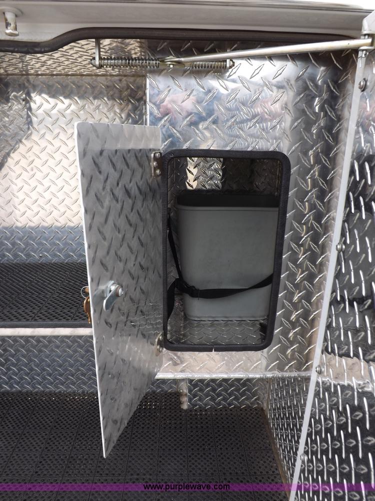 image for item K3045 2000 Ford 801 ambulance