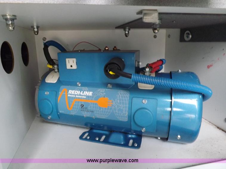 image for item K3045 2000 Ford 801 ambulance